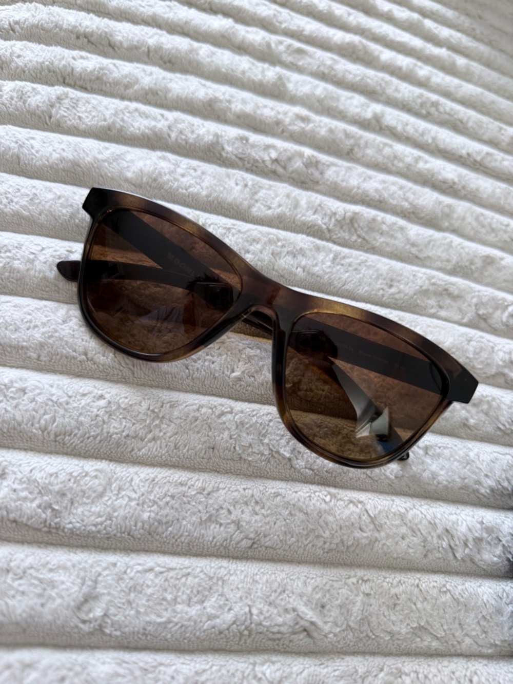 Oakley Tortoiseshell Sunglasses - Classic Cat Eye